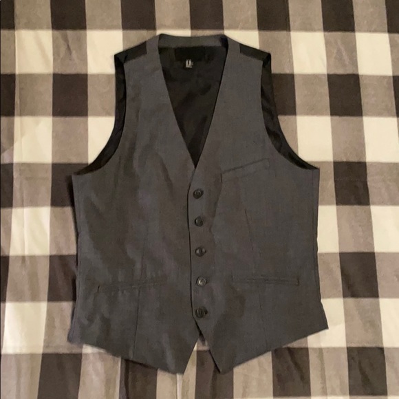 3 piece gray suit - Picture 2 of 3